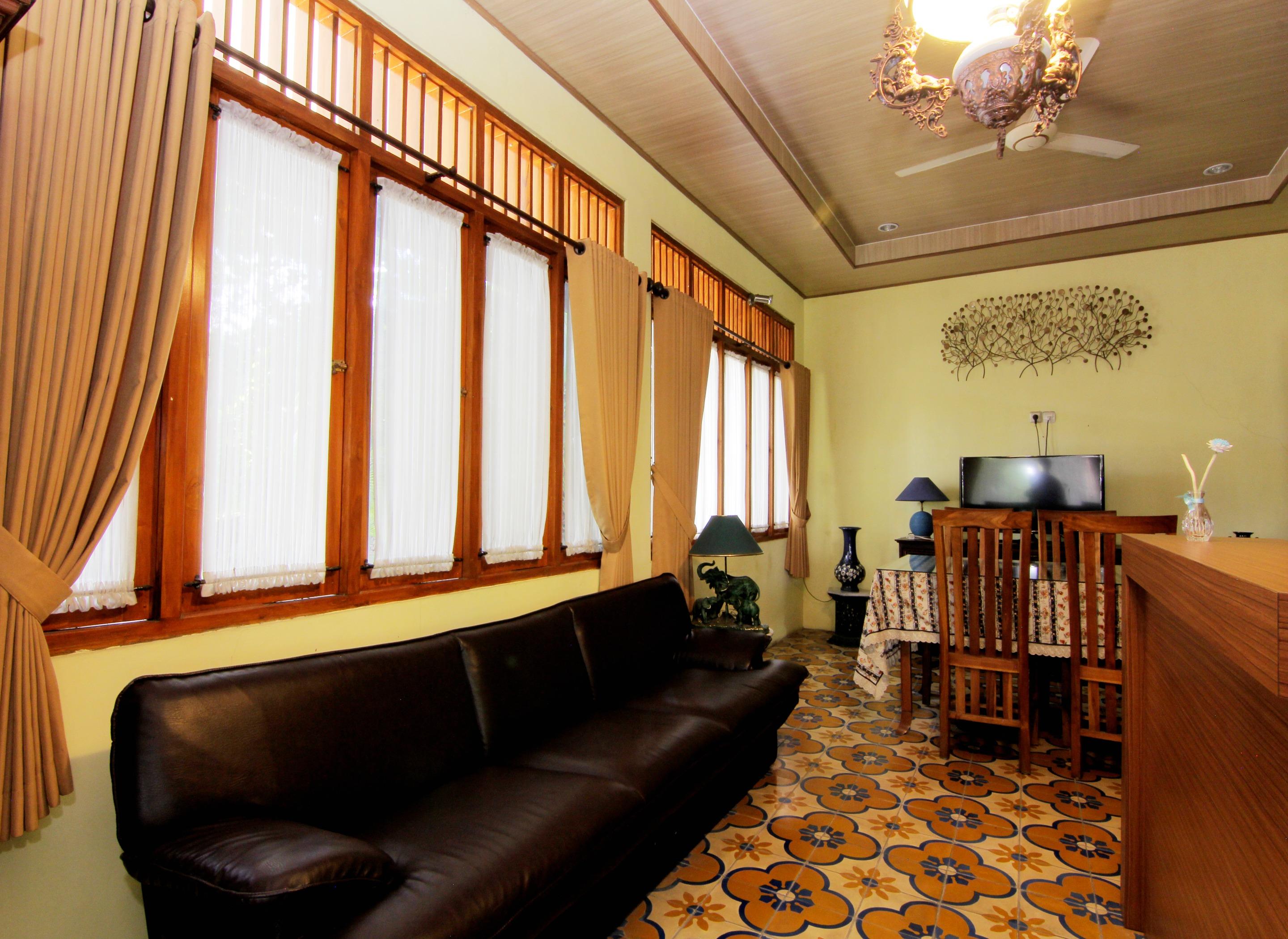 Embe Joglo Homestay Maguwo Exterior foto