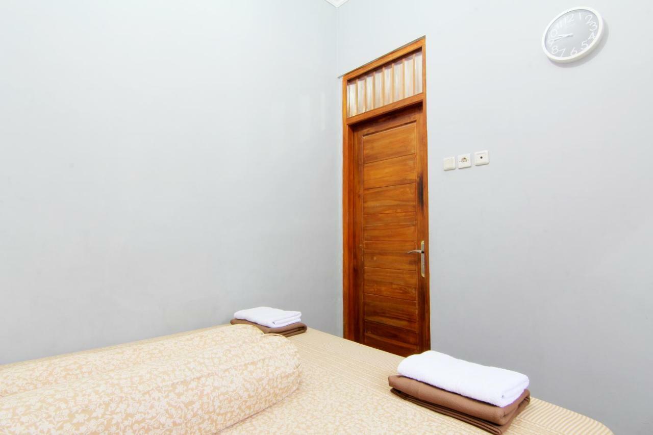 Embe Joglo Homestay Maguwo Exterior foto